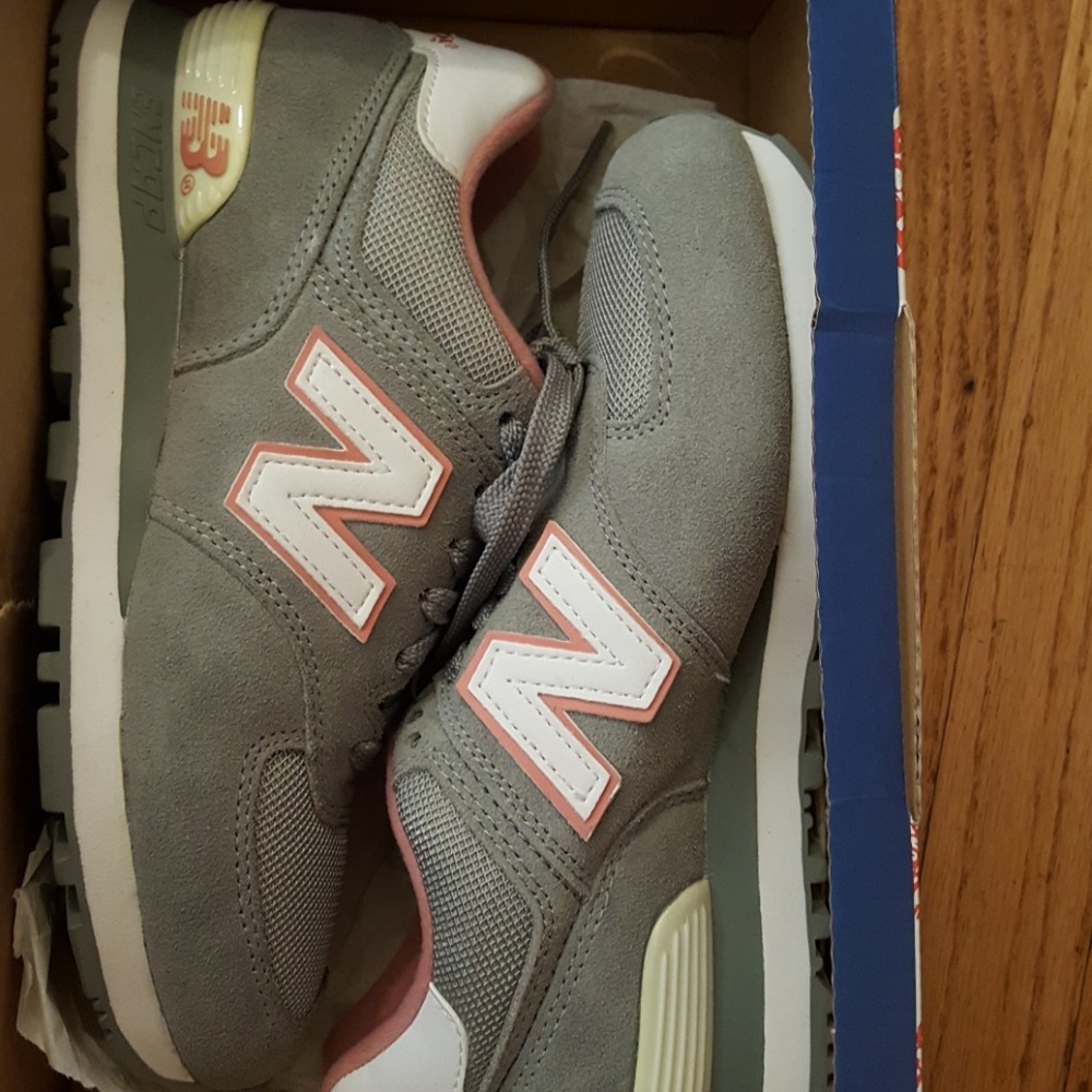 New balance shoes